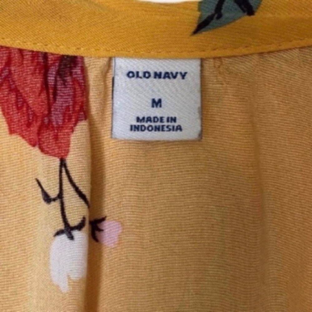 SOLD Old Navy Womens Blouse Yellow Medium Floral - Picture 5 of 5